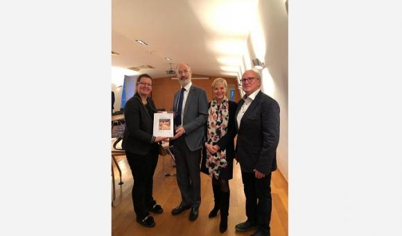 Sophie Delettre, Bourgmestre de Spa, Jean-Joël Schittecatte, Ambassadeur de Belgique auprès de l’UNESCO et l’OCDE, Fabienne Reuter, Déléguée générale Wallonie-Bruxelles à Paris, et Paul Mathy, échevin à Spa