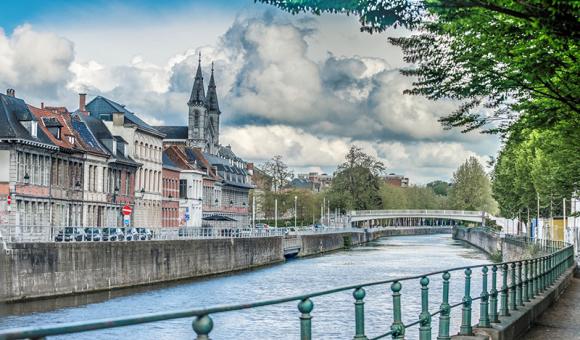 The banks of the Escaut in Tournai (c) Anibal Trejo