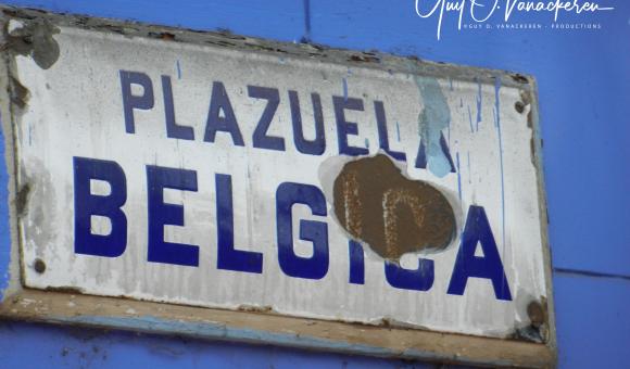 Ancienne plaque abimée de la Plazuela Bélgica ou Petite place de Belgique